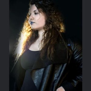 Meet your Posher, Desiree